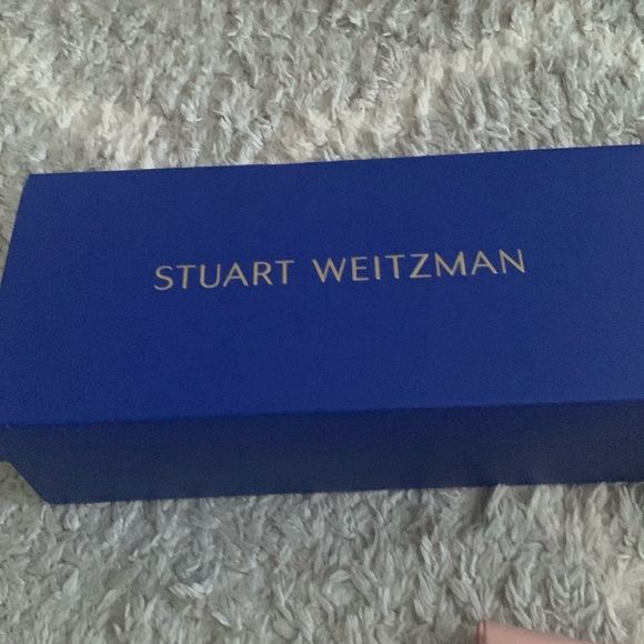 Stuart weitzman metallic Nappa gold sandals in good condition. - Picture 3 of 9